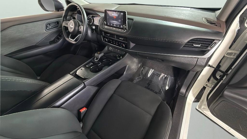 Used 2023 Nissan Rogue S image 34