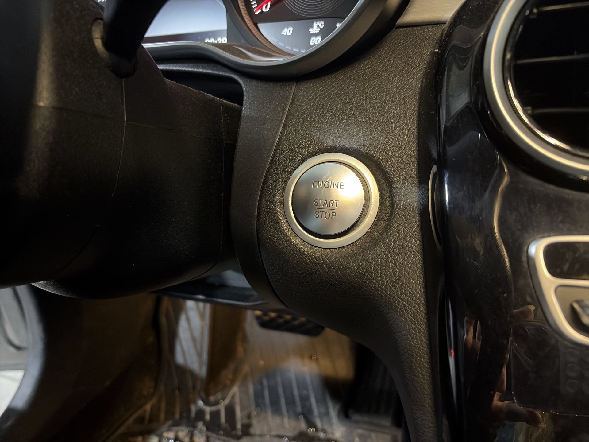 Used 2016 Mercedes-Benz C 300 4MATIC Sedan image 18