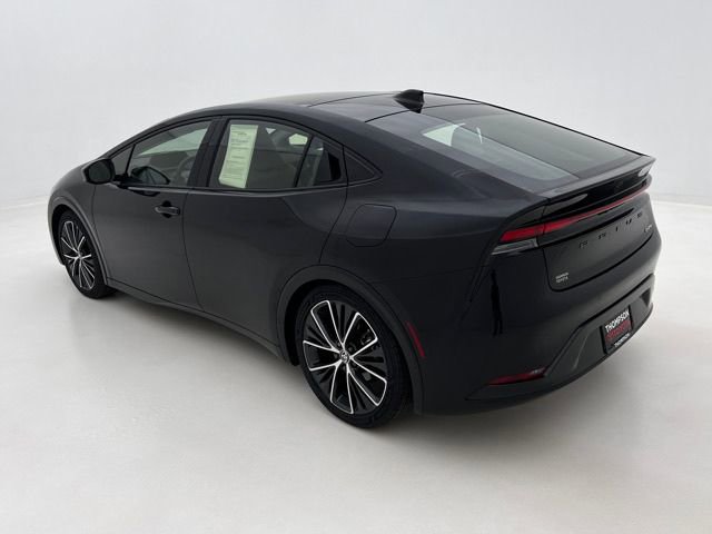 Used 2024 Toyota Prius XLE FWD image 9