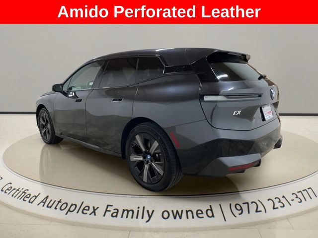 Used 2023 BMW iX xDrive50 AWD/4WD image 3