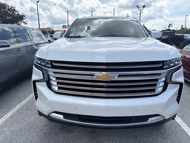 Used 2022 Chevrolet Suburban High Country RWD image 2