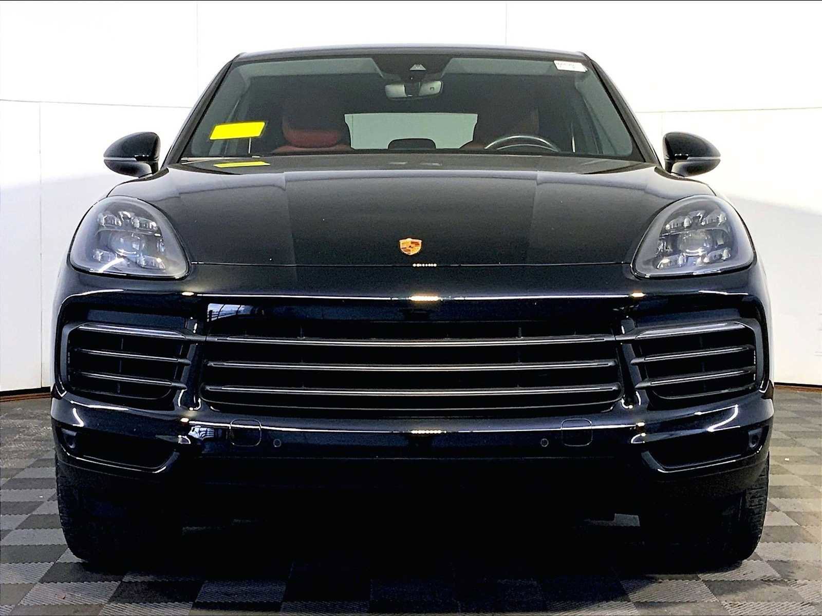 Certified 2022 Porsche Cayenne Platinum Edition image 10