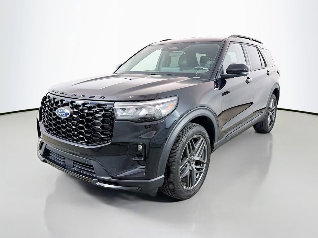 Used 2025 Ford Explorer ST-Line w/ ST-Line Street Pack AWD/4WD image 3
