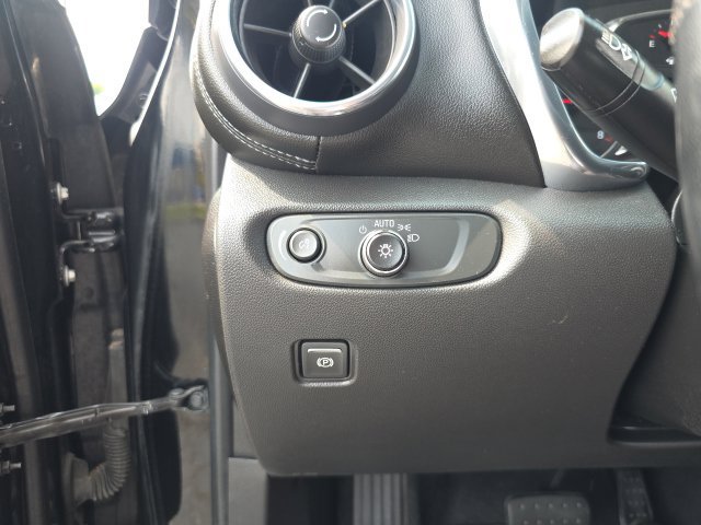 Used 2019 Chevrolet Blazer LT FWD image 16
