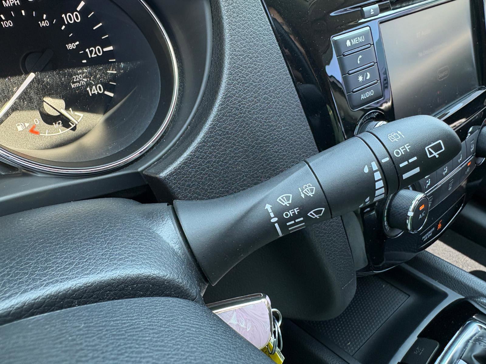 Used 2020 Nissan Rogue Sport S FWD image 33