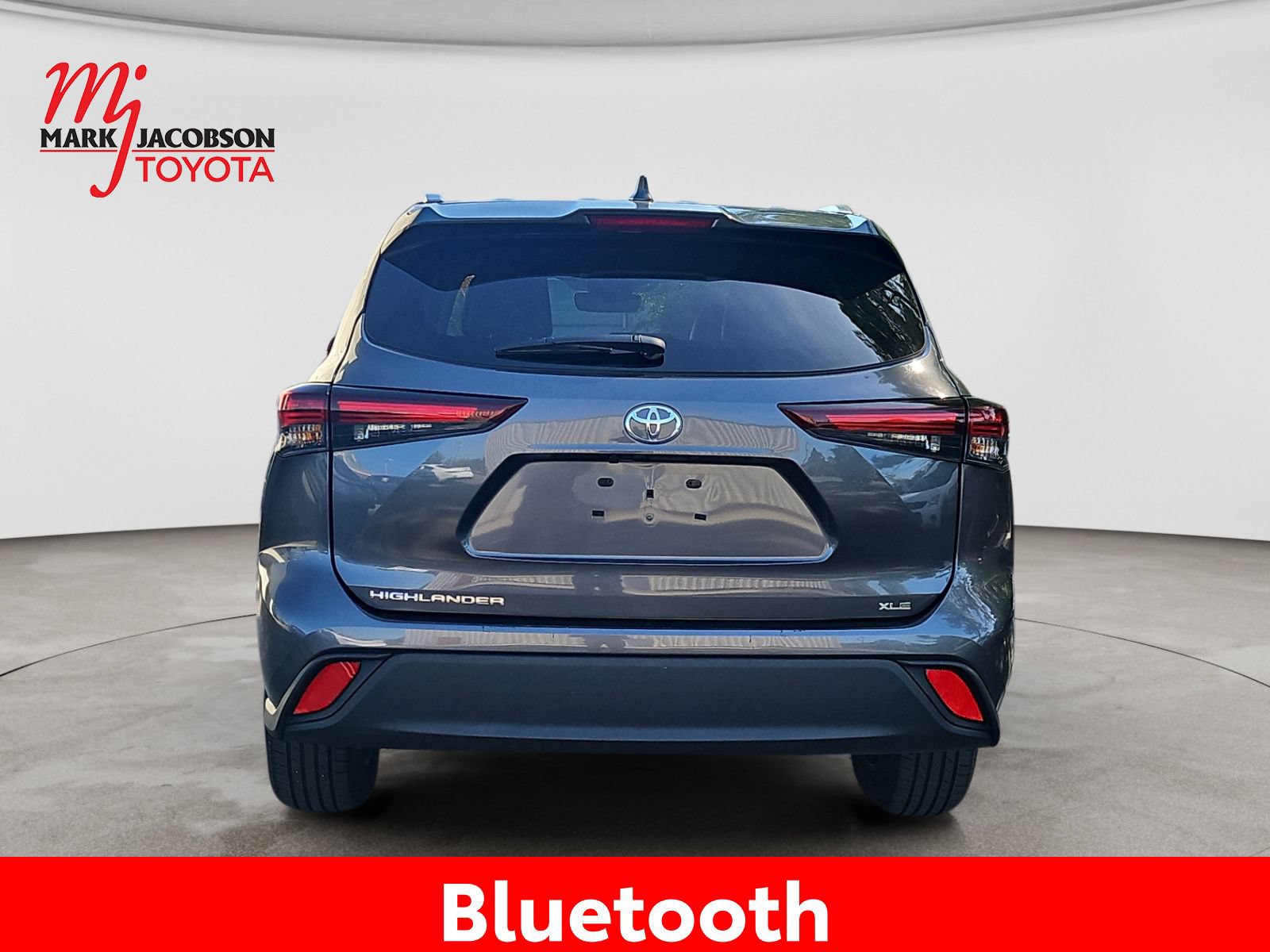 Used 2025 Toyota Highlander XLE FWD image 11