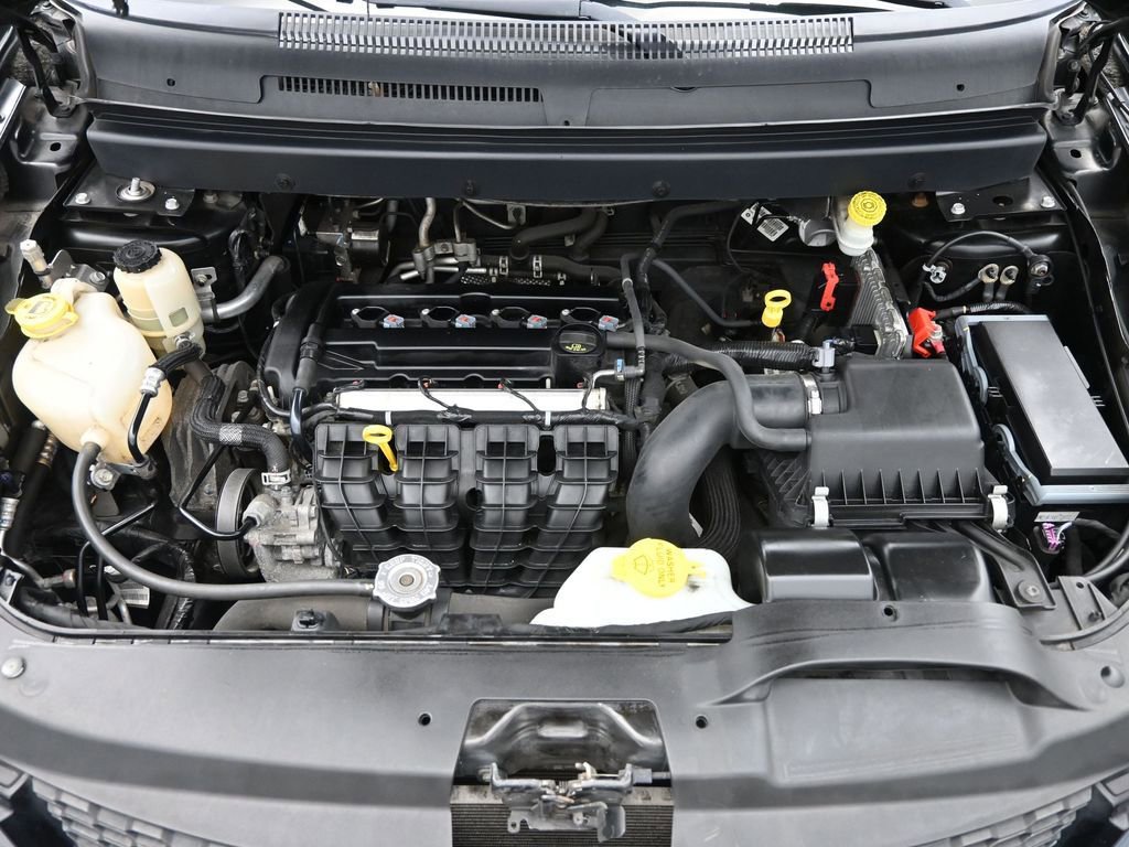 Used 2017 Dodge Journey SE w/ Flexible Seating Group image 24