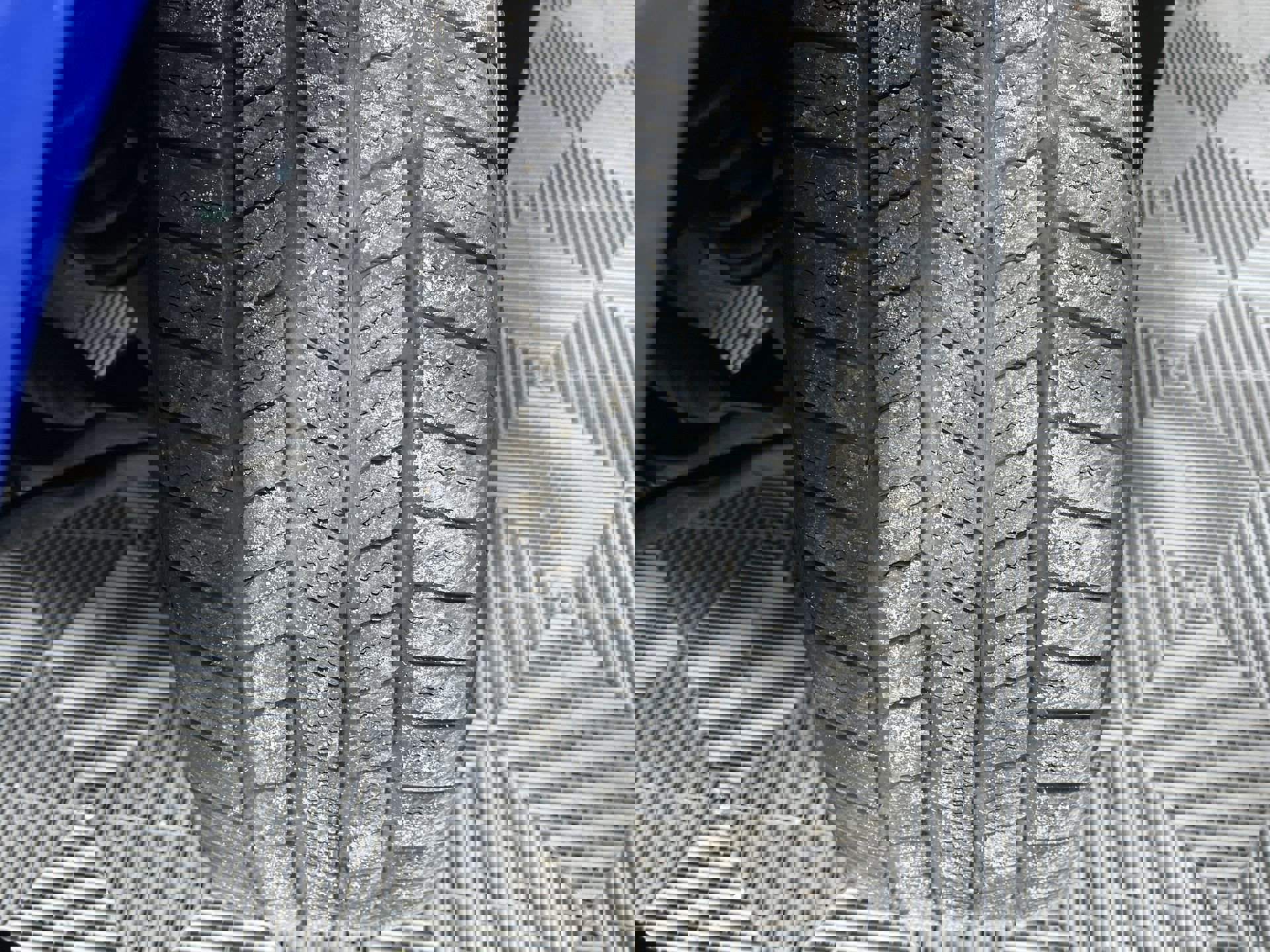 Used 2013 Nissan Frontier SV image 25