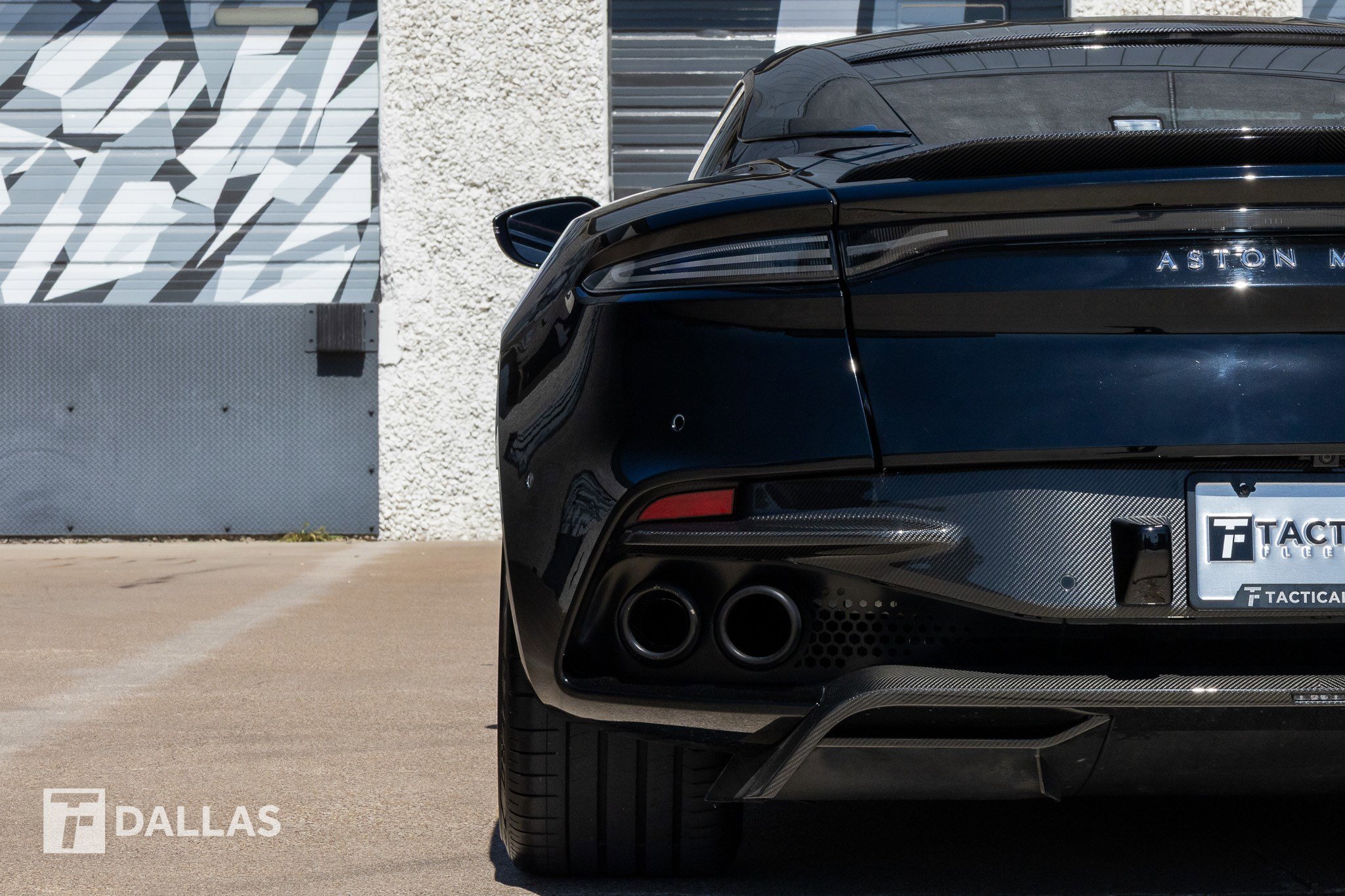 Used 2020 Aston Martin DBS Superleggera RWD image 14