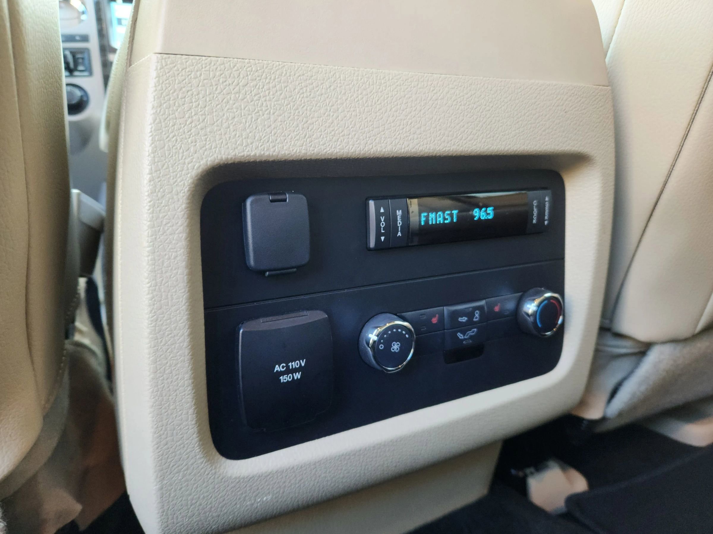 Used 2017 Ford Expedition Limited image 18