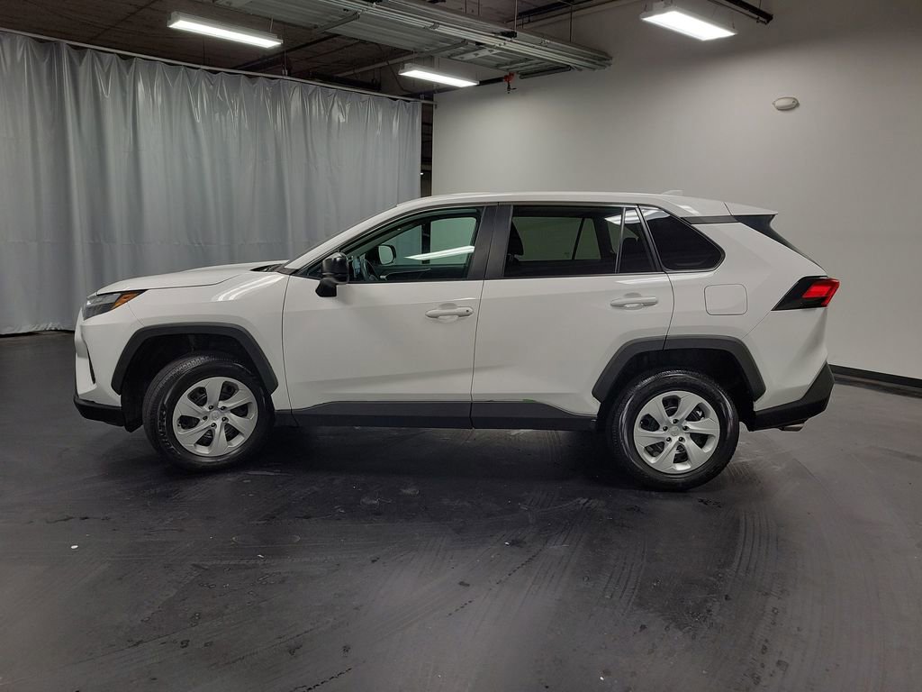 Used 2023 Toyota RAV4 LE image 5