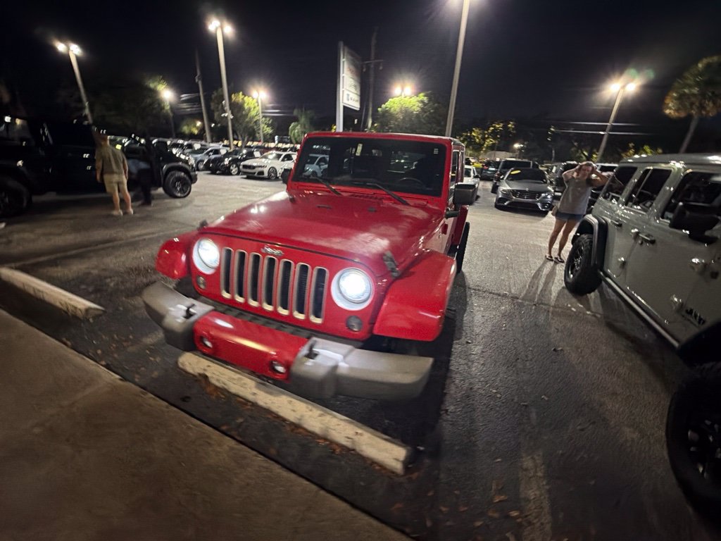 Used 2017 Jeep Wrangler Unlimited Sahara w/ Connectivity Group AWD/4WD image 2