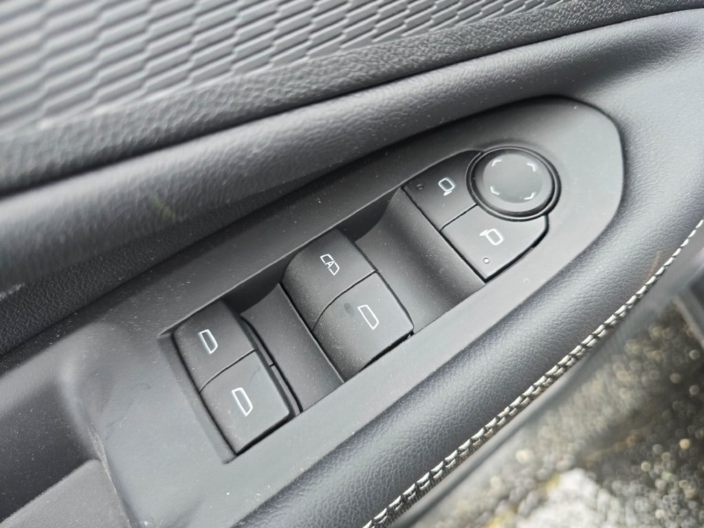 New 2026 Chevrolet Blazer EV LT AWD/4WD image 18