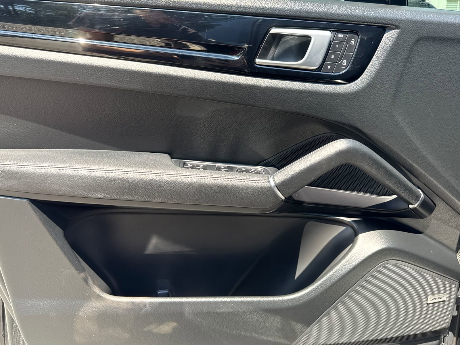 Used 2022 Porsche Cayenne S image 10