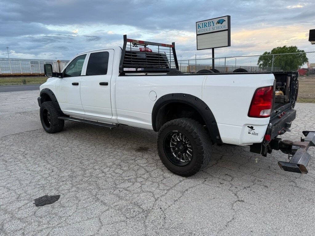 Used 2014 RAM 3500 Tradesman w/ Chrome Appearance Group AWD/4WD image 6