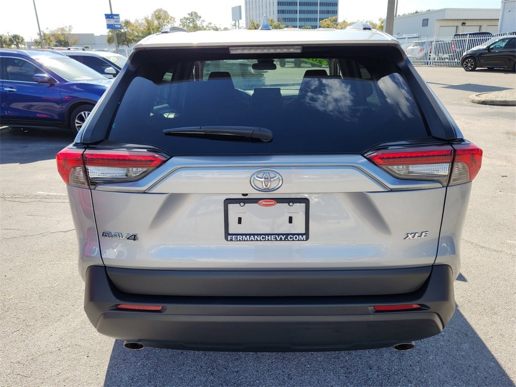 Used 2022 Toyota RAV4 XLE image 19