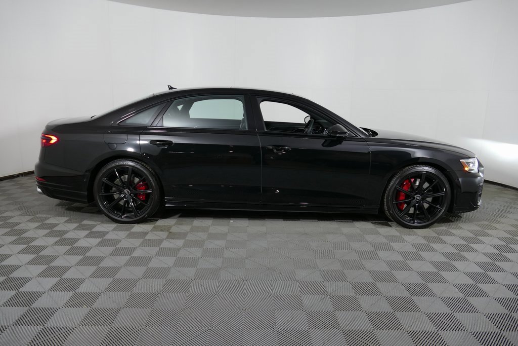 Used 2022 Audi S8 image 2