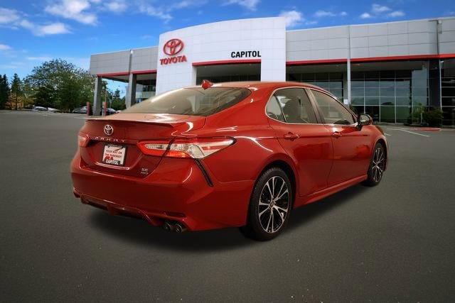 Certified 2020 Toyota Camry SE image 3