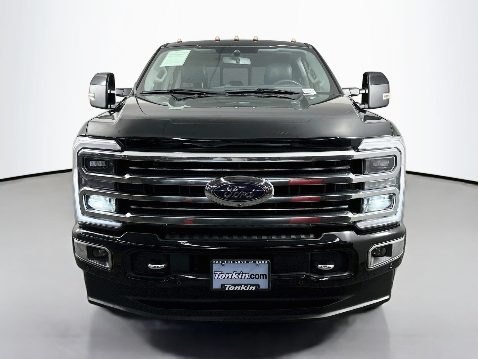 Used 2023 Ford F350 Limited w/ FX4 Off-Road Package AWD/4WD image 2