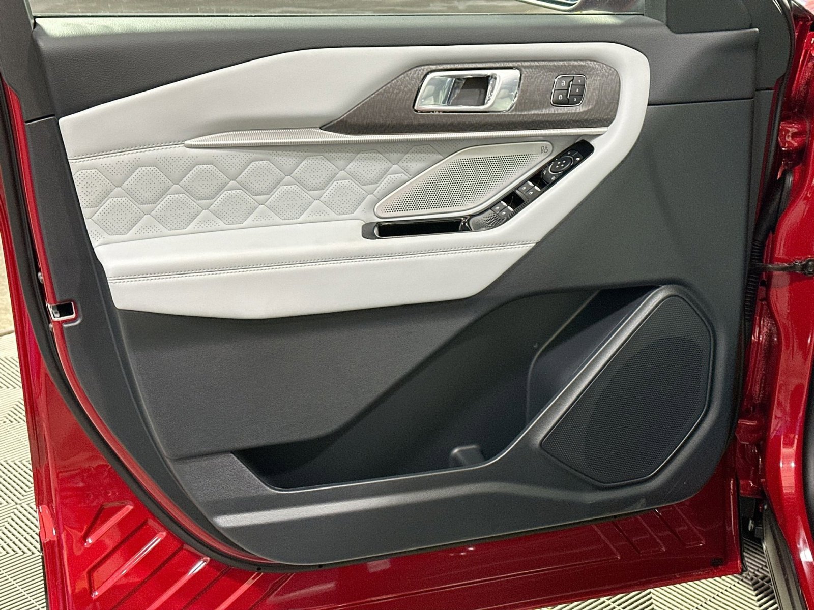 New 2026 Ford Explorer Platinum w/ LUX Leather Package image 15