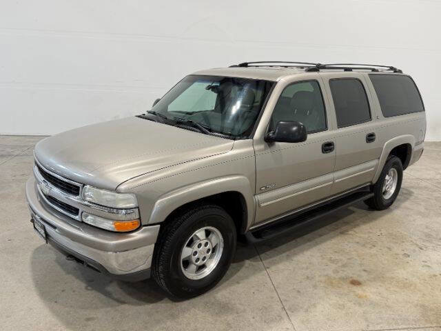 Used 2000 Chevrolet Suburban LS w/ LS Preferred Equipment Group AWD/4WD image 2