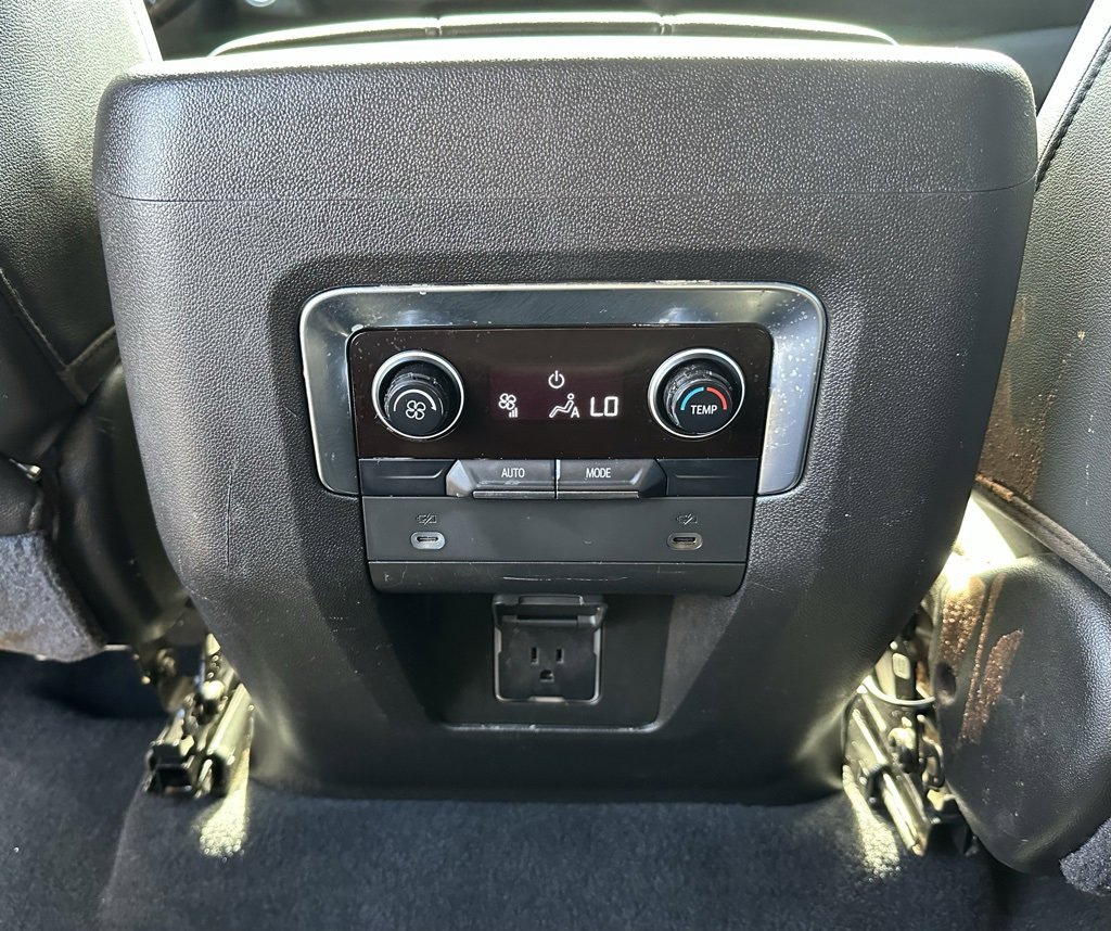 Used 2021 Chevrolet Suburban LT image 30