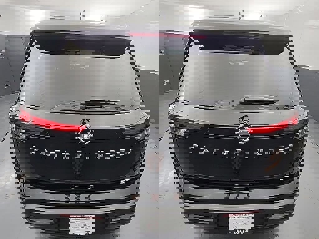 New 2025 Nissan Pathfinder S image 7