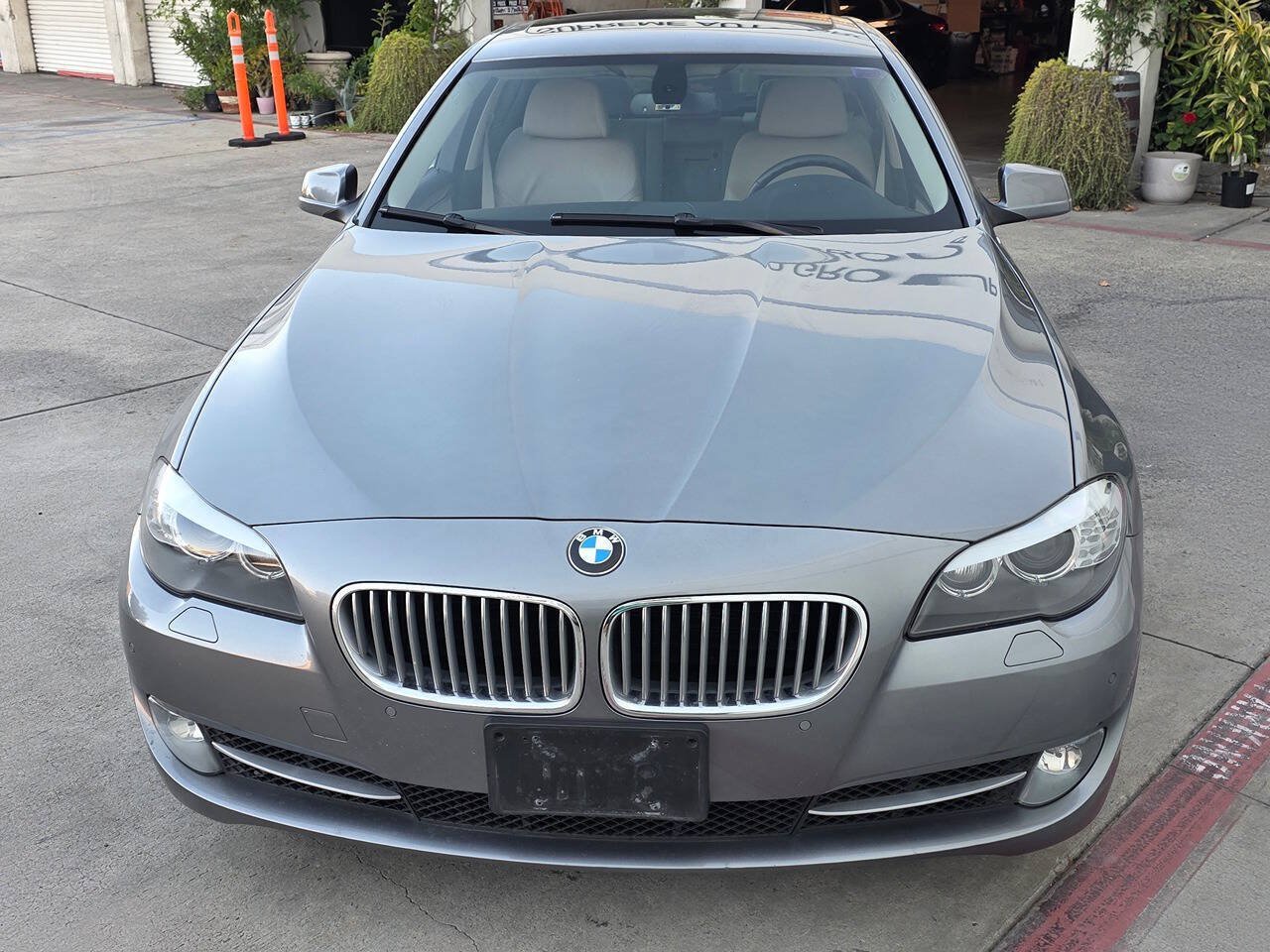 Used 2012 BMW 550i Sedan RWD image 5
