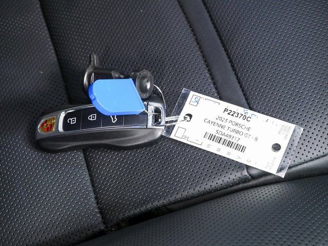 Certified 2025 Porsche Cayenne Turbo GT image 40