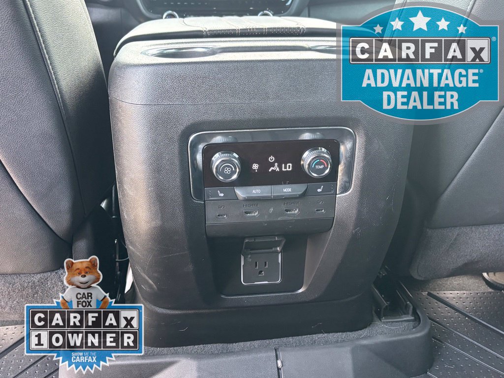 Used 2025 Chevrolet Suburban High Country AWD/4WD image 24