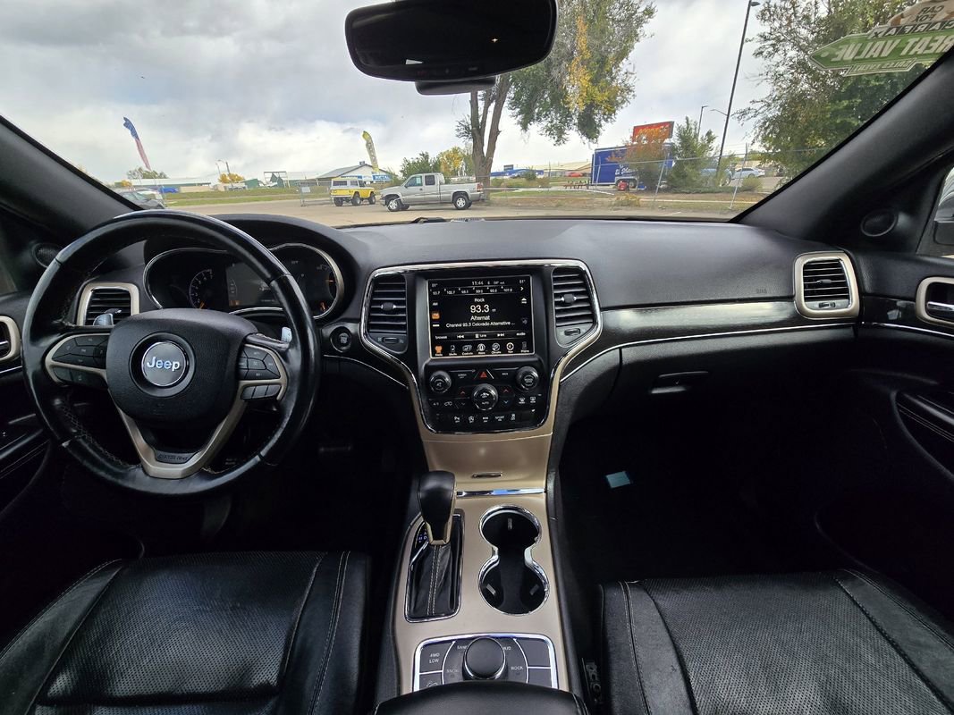 Used 2017 Jeep Grand Cherokee Limited w/ Luxury Group II image 17