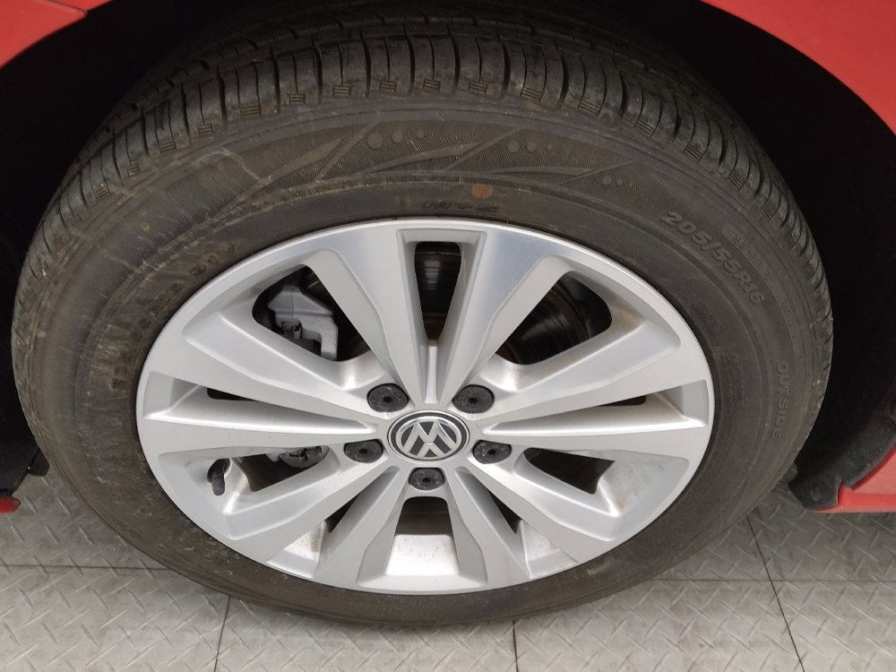 Used 2018 Volkswagen Golf SE image 31