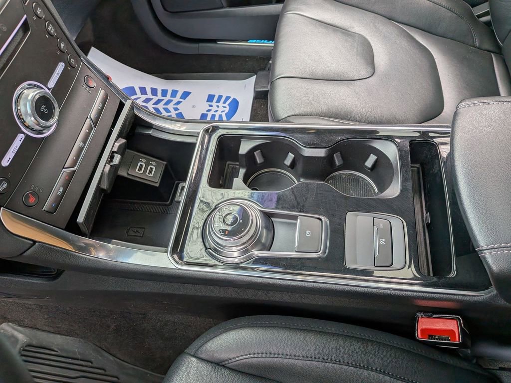 Used 2019 Ford Edge Titanium w/ Cold Weather Package AWD/4WD image 14