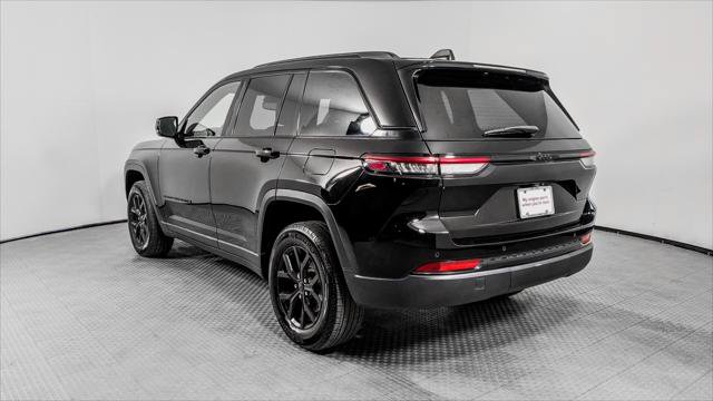 Used 2024 Jeep Grand Cherokee Altitude RWD image 6