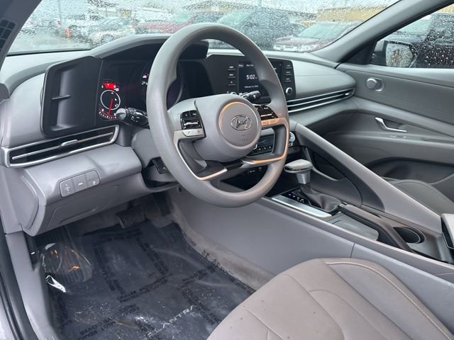 Used 2022 Hyundai Elantra SEL image 16