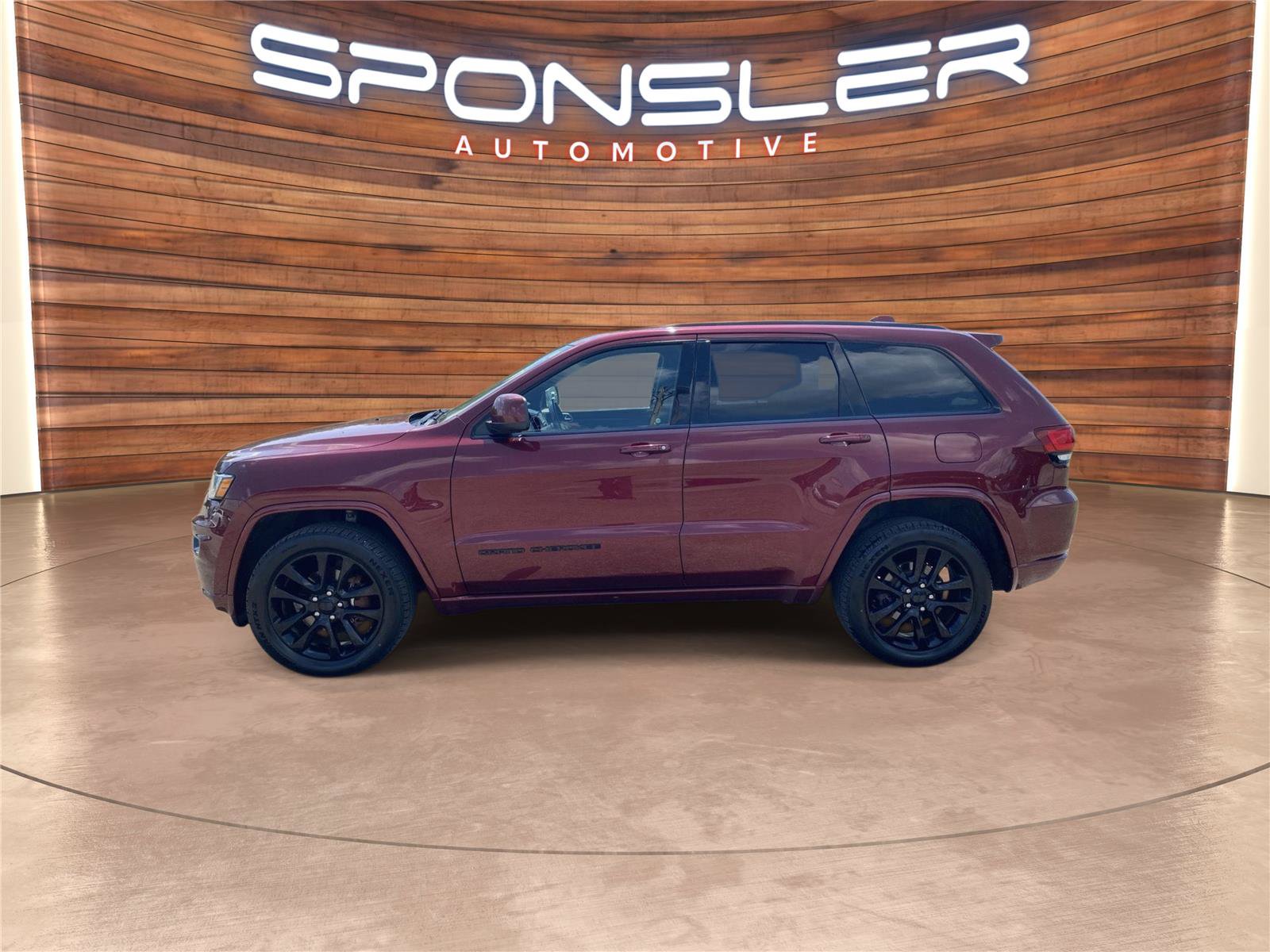 Used 2019 Jeep Grand Cherokee Altitude AWD/4WD image 2