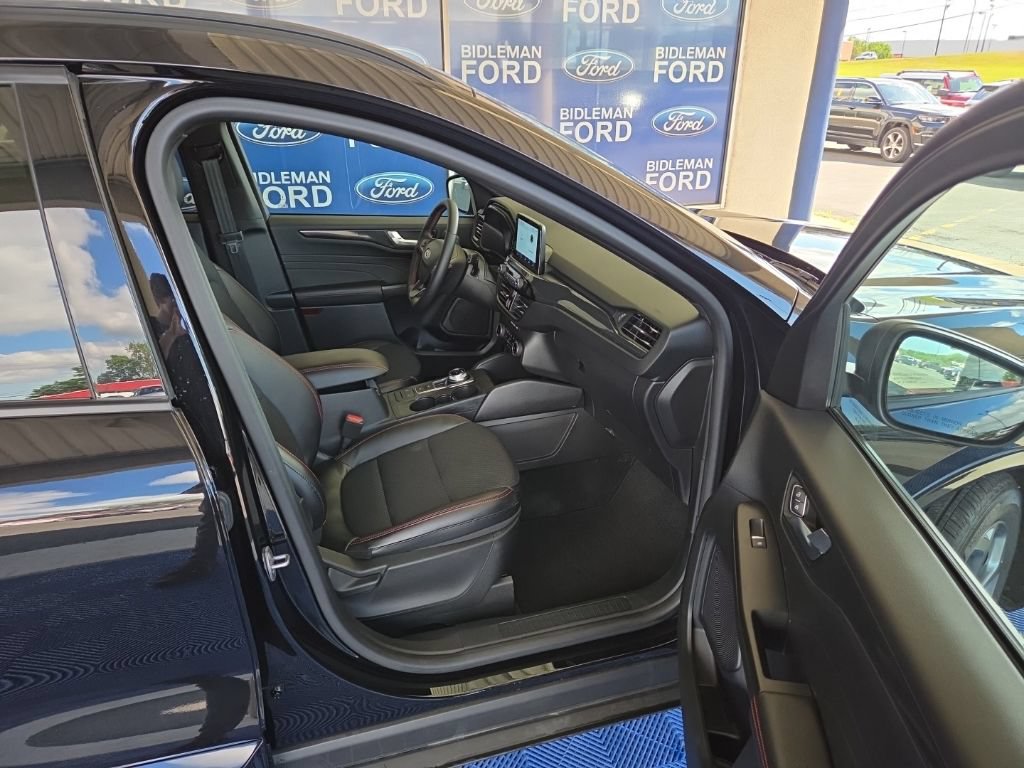 Used 2024 Ford Escape ST-Line AWD/4WD image 30