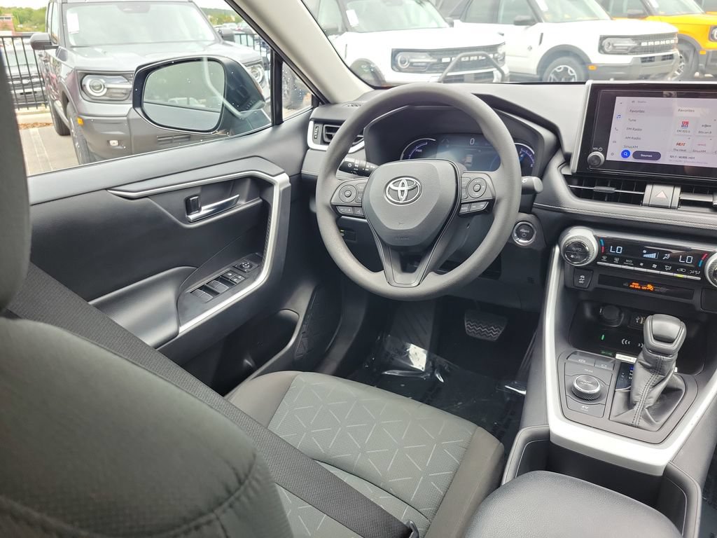 Used 2024 Toyota RAV4 AWD Hybrid image 13