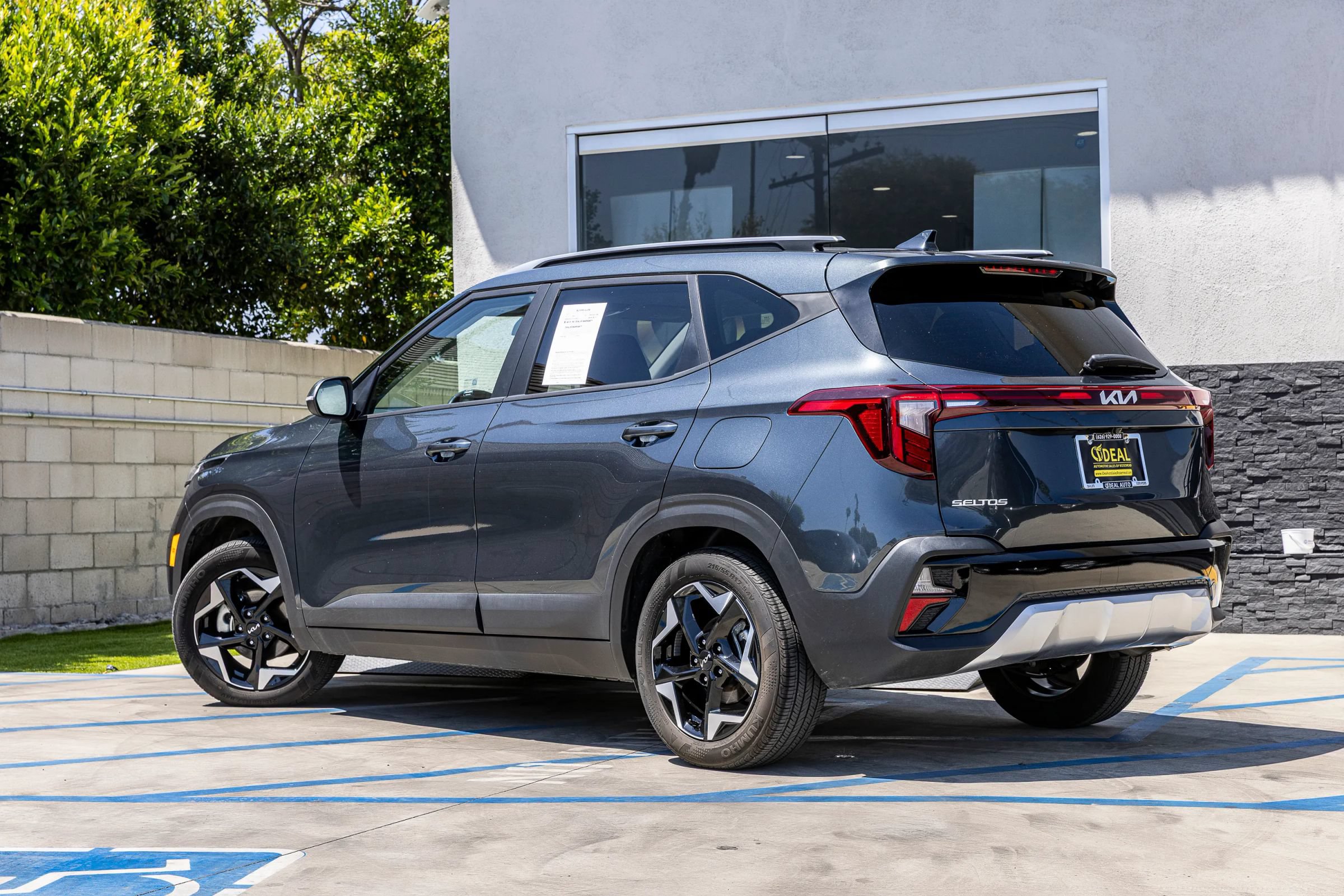 Used 2025 Kia Seltos S FWD image 11