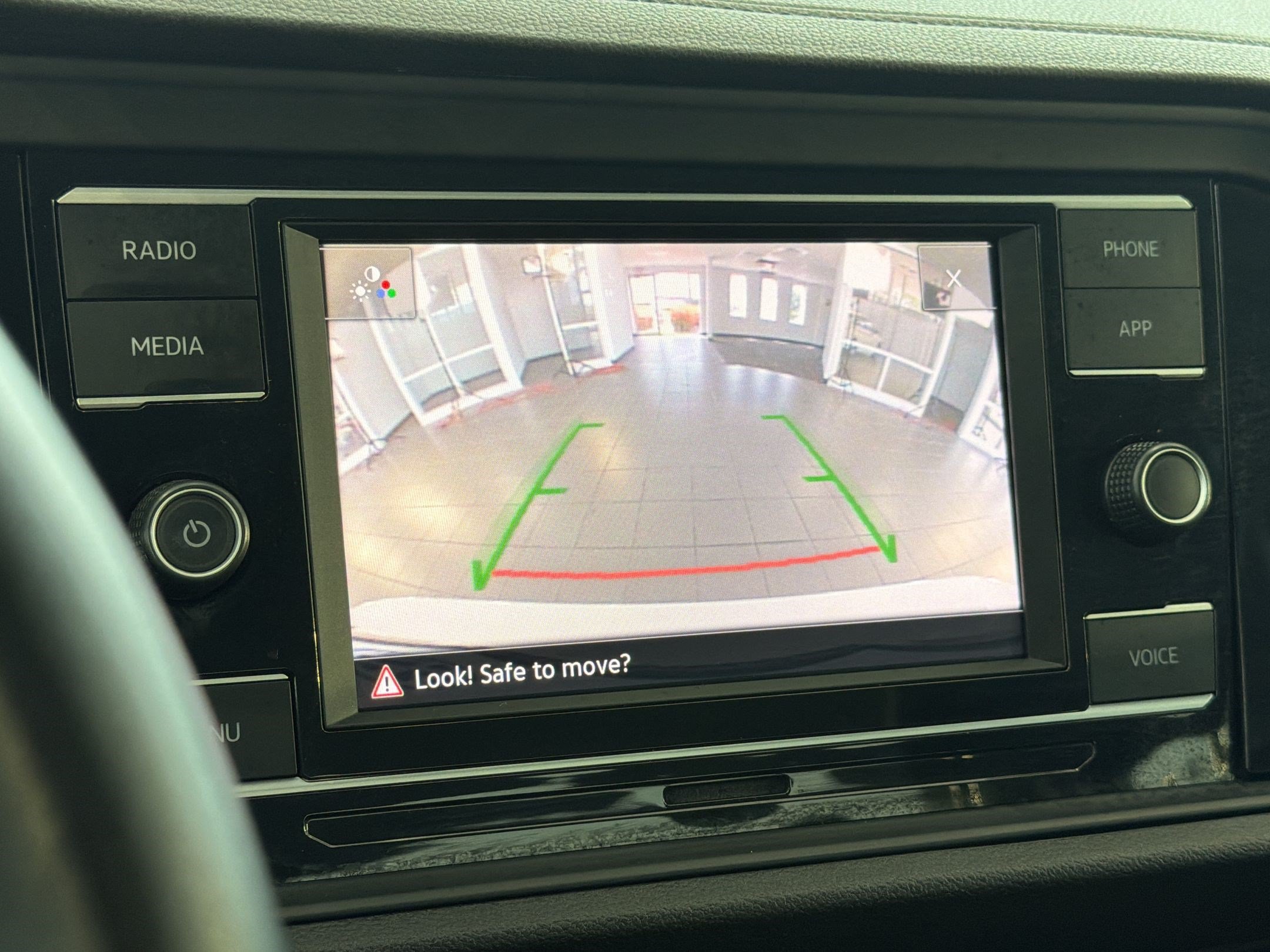 Used 2022 Volkswagen Jetta SE FWD image 18