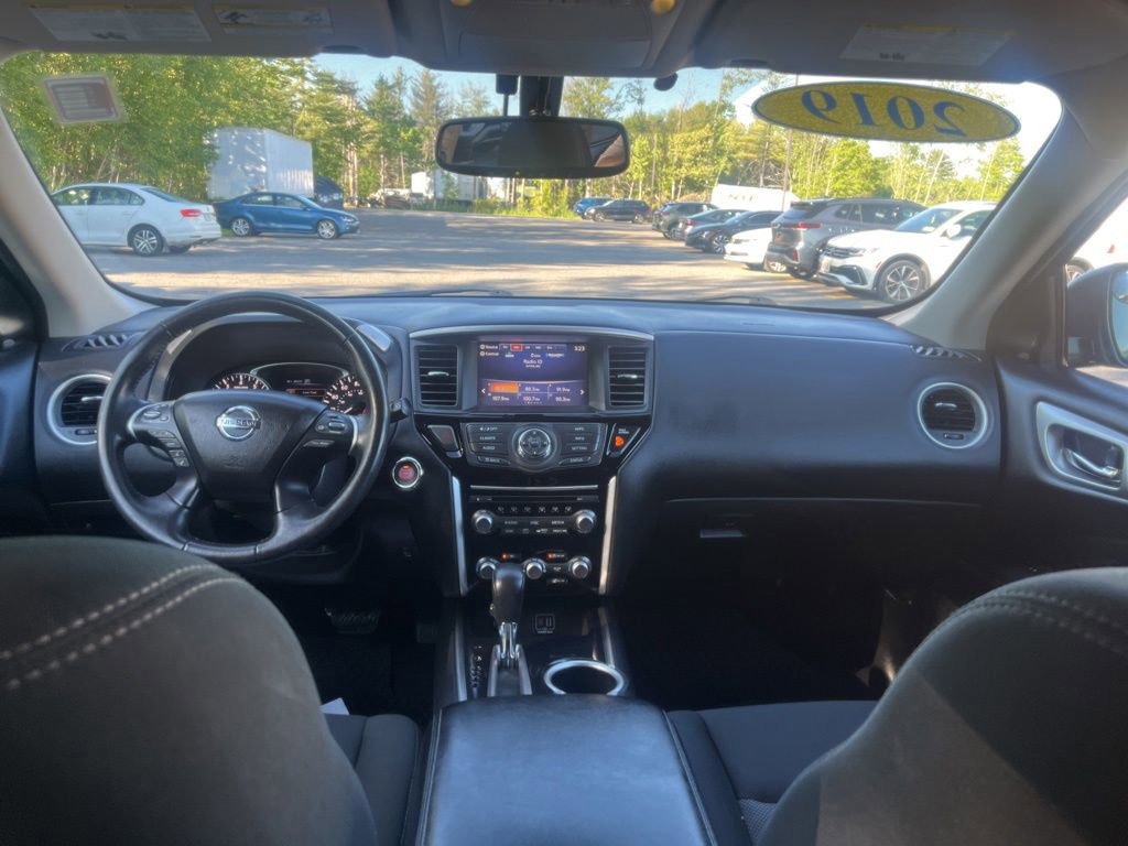 Used 2019 Nissan Pathfinder SV AWD/4WD image 25
