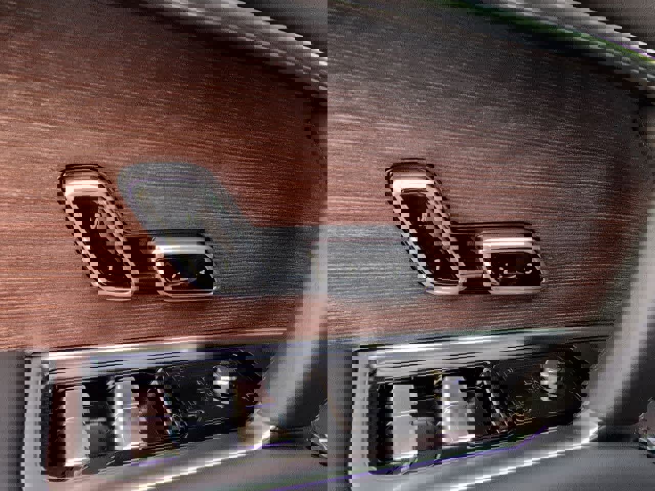 New 2026 Land Rover Range Rover SE image 17