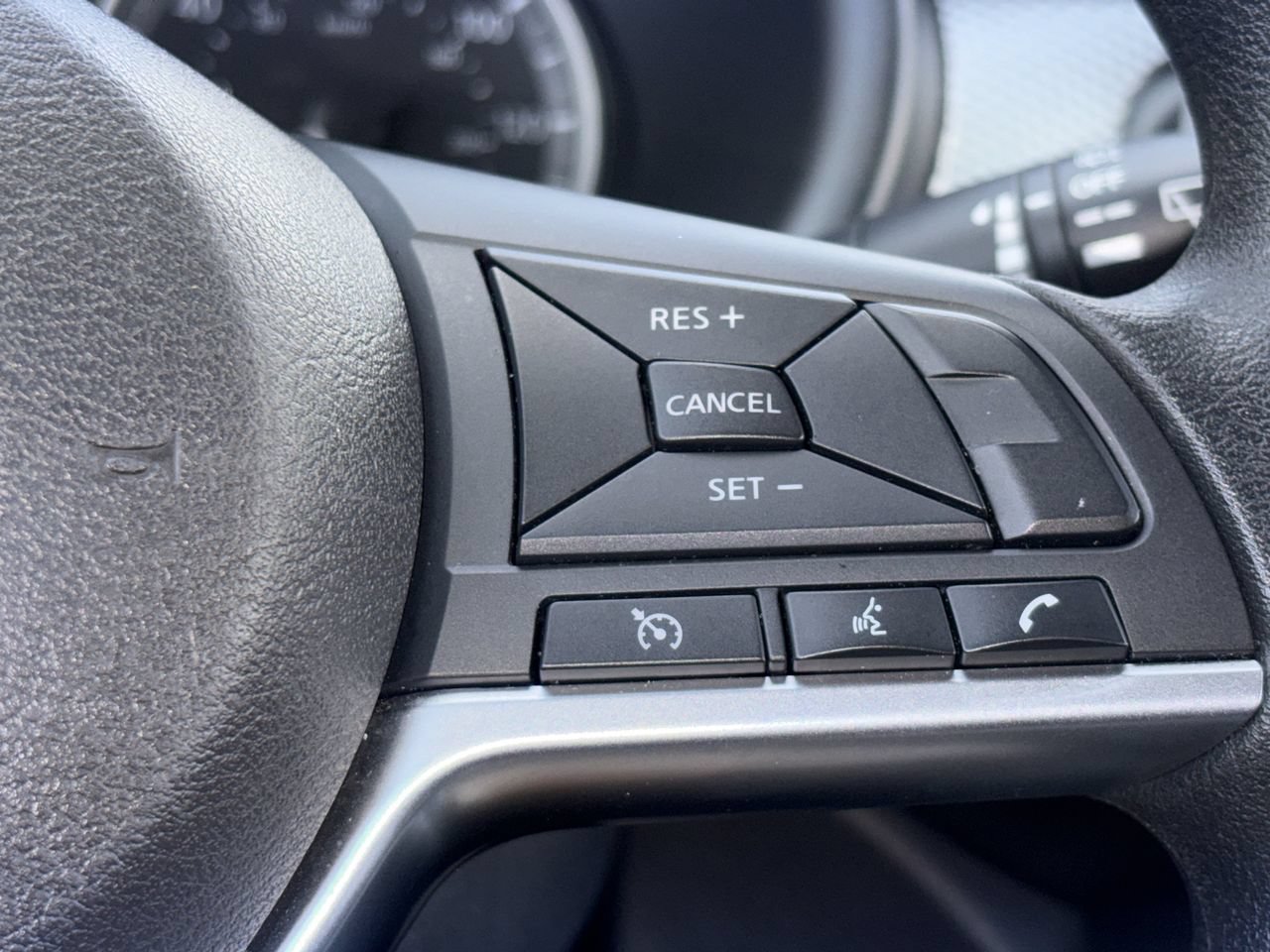 Used 2020 Nissan Kicks SV FWD image 12