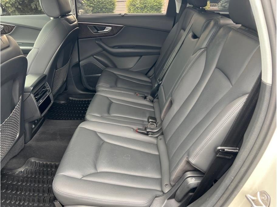 Used 2021 Audi Q7 3.0T Prestige image 11