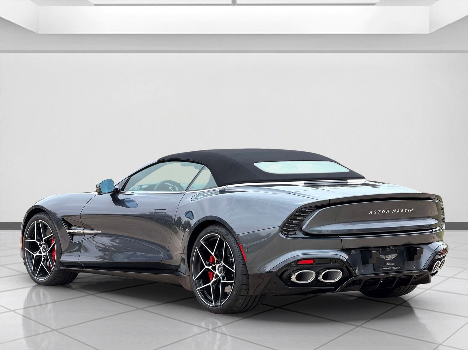 New 2026 Aston Martin Vanquish Convertible image 2
