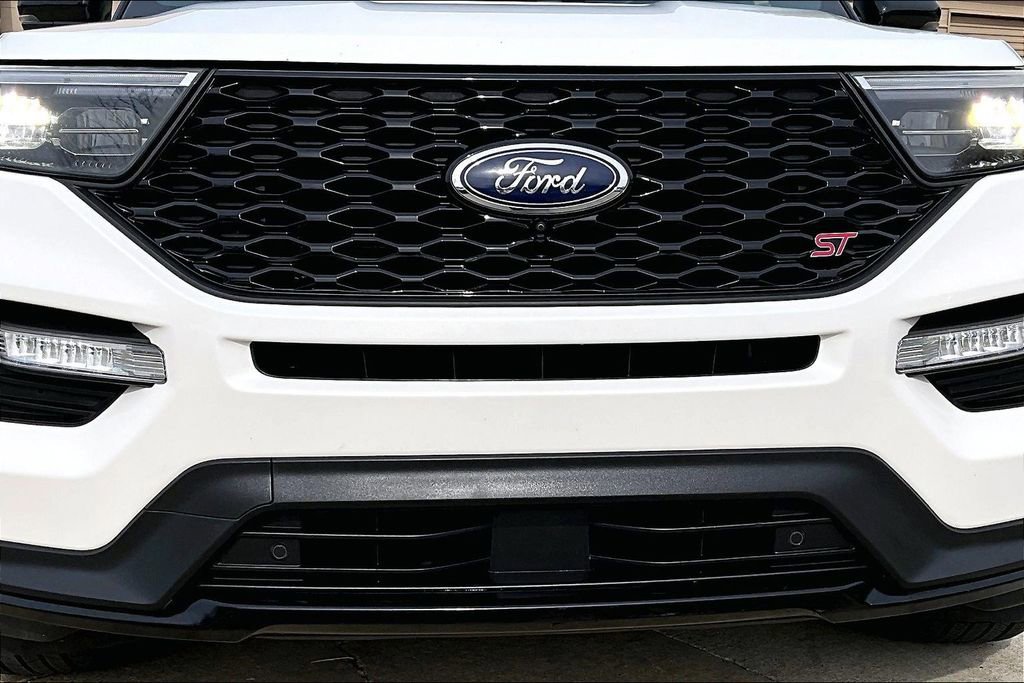 Used 2020 Ford Explorer ST w/ Premium Technology Package image 30