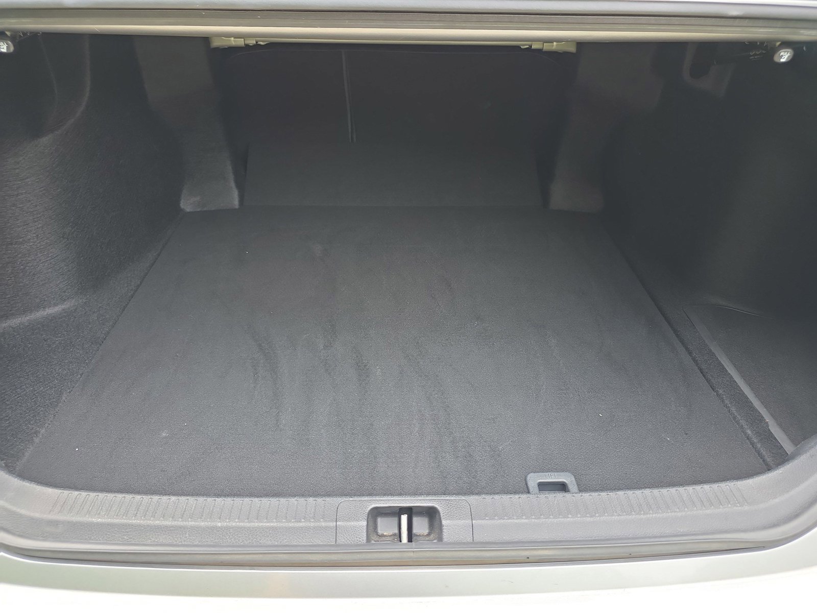 Used 2018 Toyota Camry XLE FWD image 31