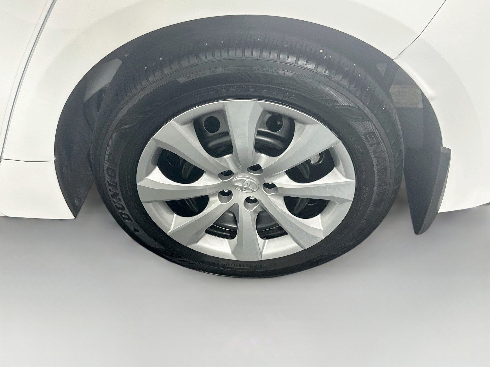 Used 2025 Toyota Corolla LE FWD image 11