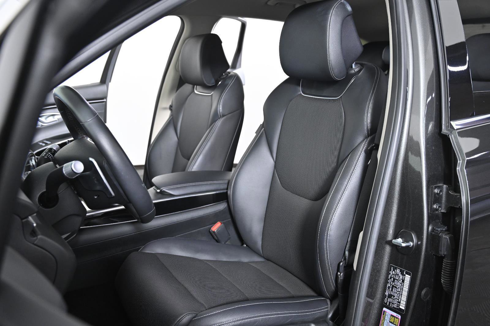 Used 2025 Genesis GV70 2.5T image 25