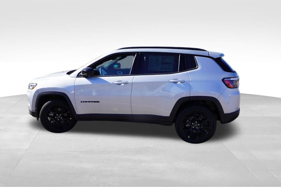New 2025 Jeep Compass Latitude w/ Sun & Sound Group image 6